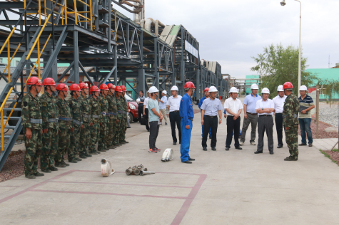 國家應(yīng)急管理部總工程師王浩水一行 到寧夏華御督導(dǎo)安全生產(chǎn)工作