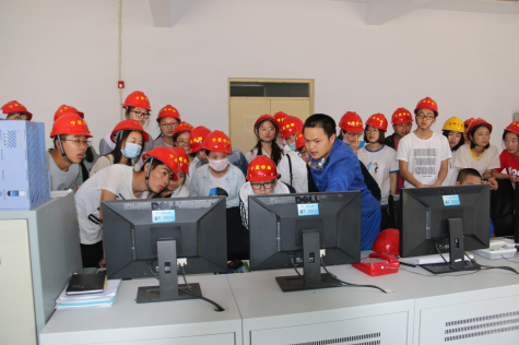 寧夏師范學(xué)院師生到寧夏華御參觀實習(xí)