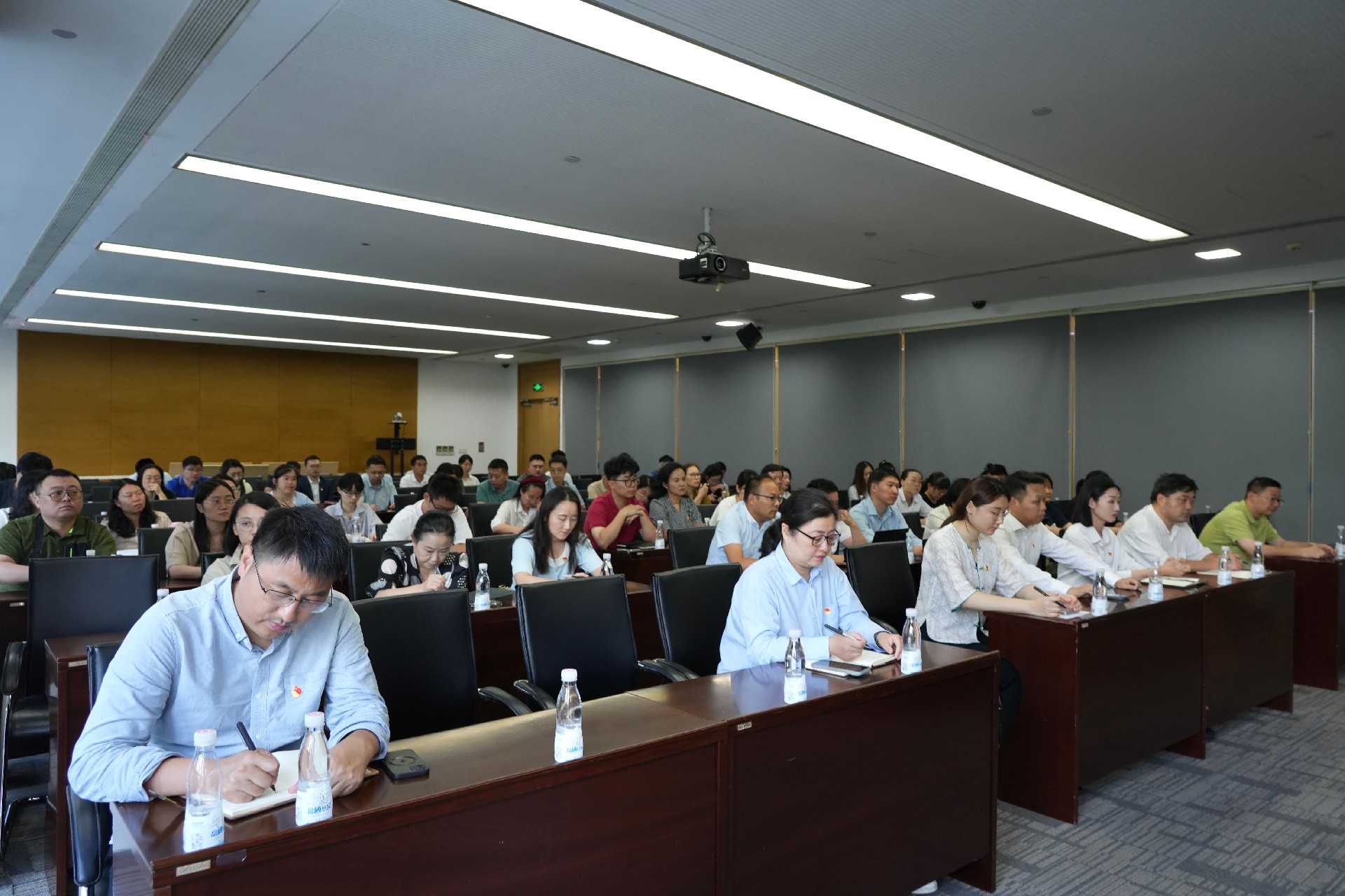 1725331986905369.jpg d1145a2f3ade1396e751cdb223dc96d.jpg