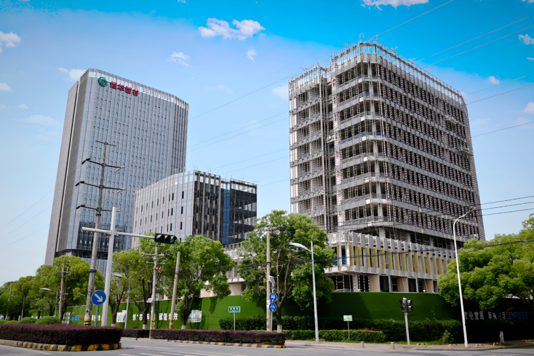 1748915958165278.png 640 (1).png